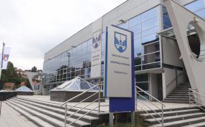 Uklonjen grafit "Dvorana Goran Čengić" koji je osvanuo na Grbavici